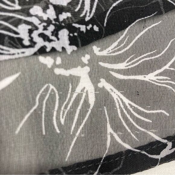 Rebecca Malone Blouse SZ PL Sheer Black and White Floral Lightweight Flowy Fit - Picture 12 of 12